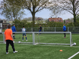 Training S.K.N.W.K. JO19-1 van donderdag 25 april 2024 (61/120)